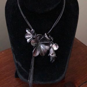 Dark Silver/Black Flower Necklace